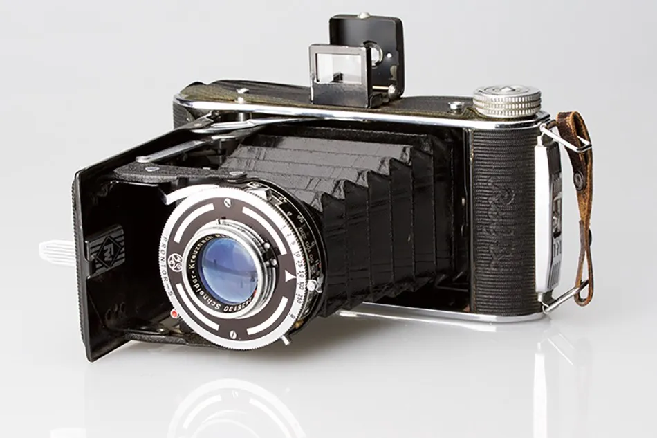<a href="https://www.schillers.com/old-camera-project-rolfix-medium-format-film-camera">Photo: Rolfix medium format film camera</a>